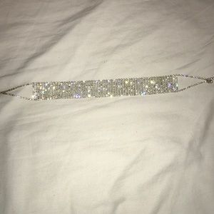 Shiny choker